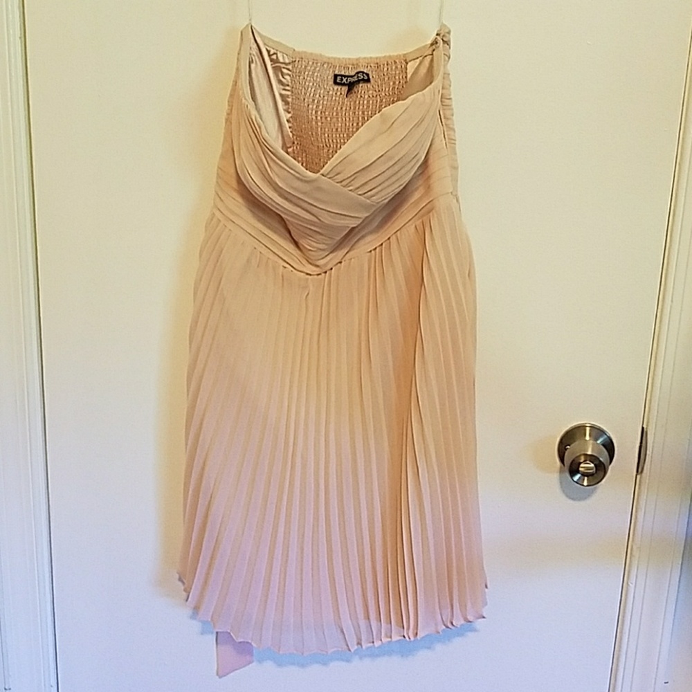Express Strapless Sweetheart Pleated dress